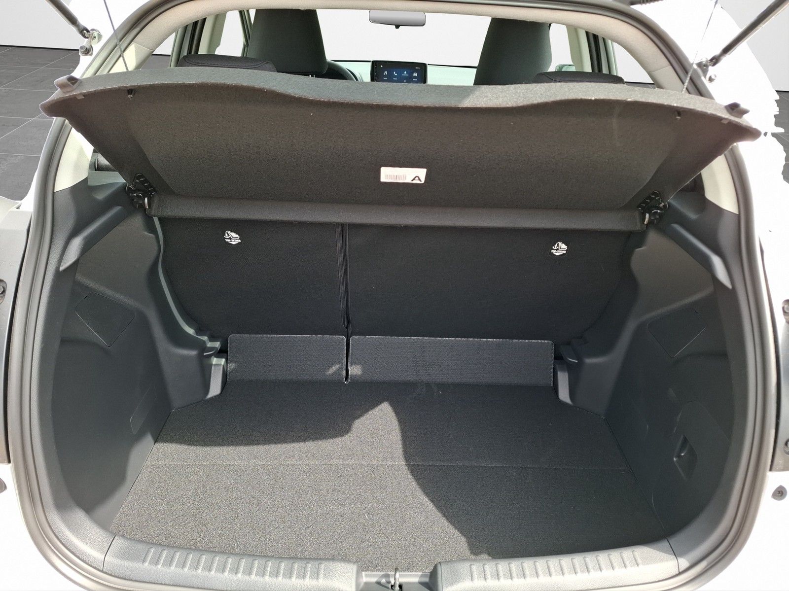 MAZDA 2 1.5 Hybrid Center-Line Automatik / Klima / Zen - Image 16