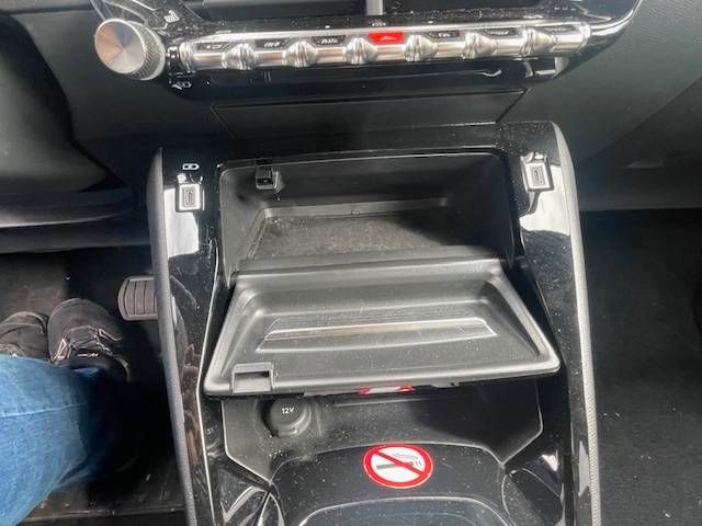Fahrzeugabbildung Peugeot Peugoet 2008 Allure Pure Tech 130 AT
