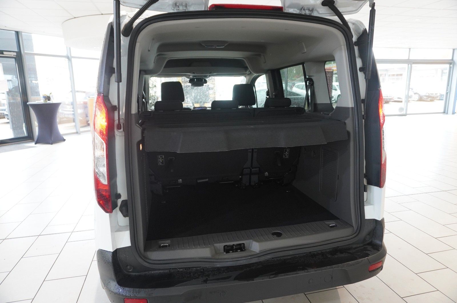 Fahrzeugabbildung Ford Tourneo Connect 1.5D TREND 5-SITZ NAVI/KAMERA