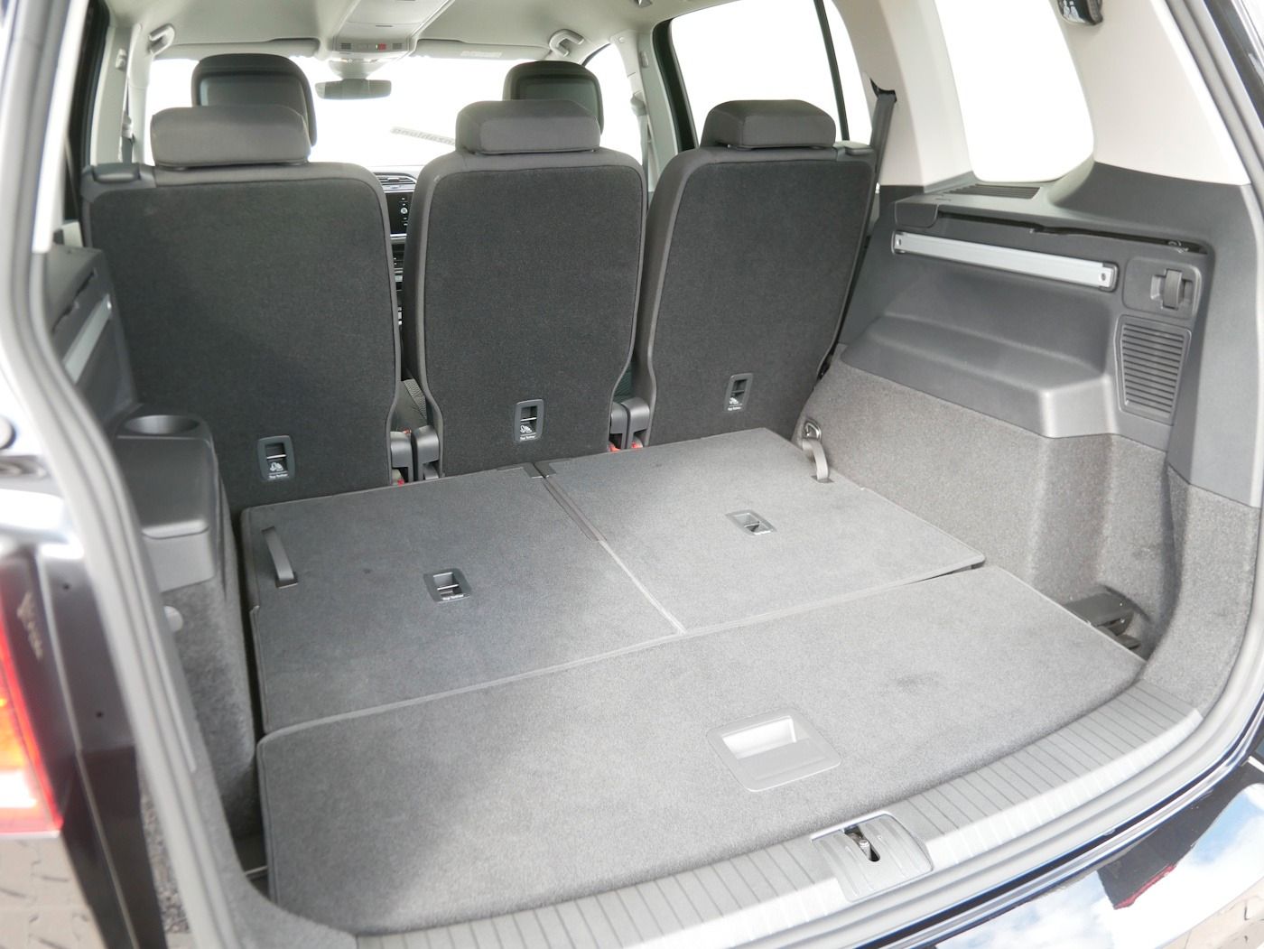 Fahrzeugabbildung Volkswagen Touran 1.5 Comfortline NEU48T 7-Sitzer ACC PDC