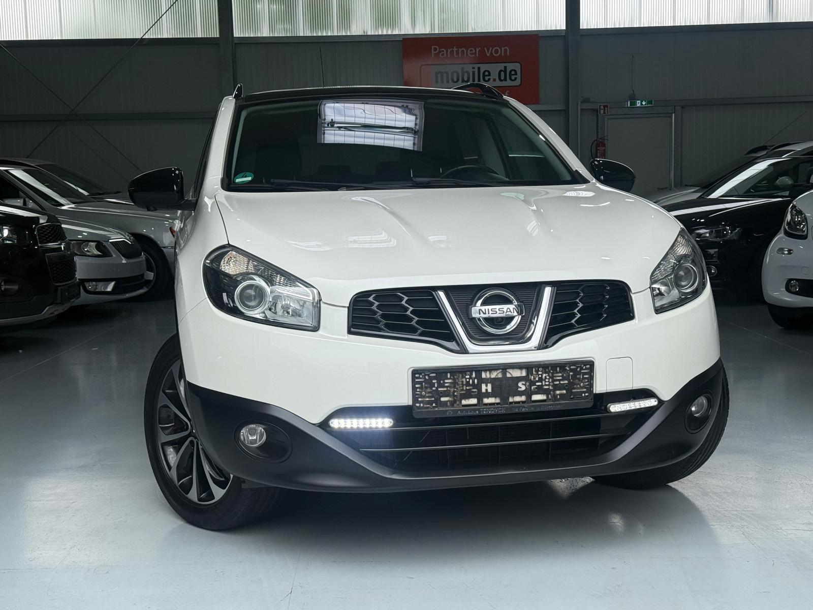Nissan Qashqai 360Kamera Pano Tempomat Navi