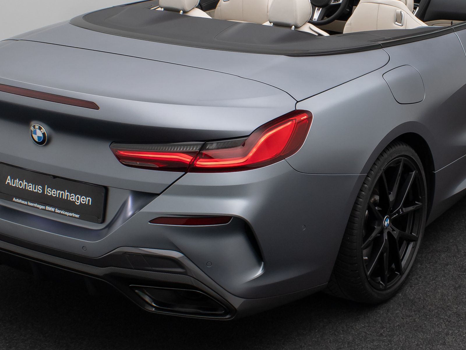 Fahrzeugabbildung BMW 840d xD Cabrio Individual B&W SoftClos HUD VOLL