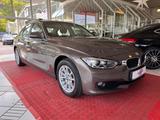 BMW 318 d  xDrive NAVI+BI-XENON+SPORT+KLIMA+1.HAND - BMW 318 mit Diesel-Antrieb: Limousine