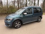 Volkswagen Caddy PKW Alltrack BMT Navi TÜV Neu - : Grün