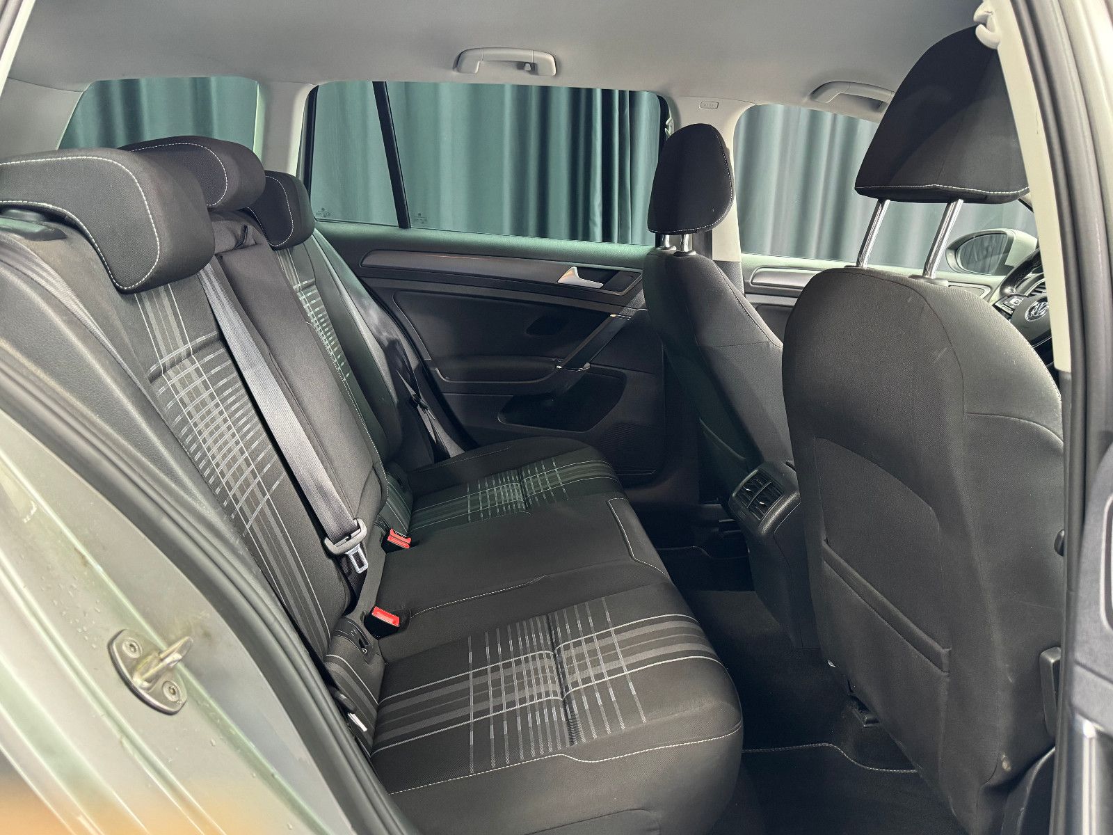 Fahrzeugabbildung Volkswagen Golf VII 2.0 TDI Variant Lounge BMT*TÜV 05/25*