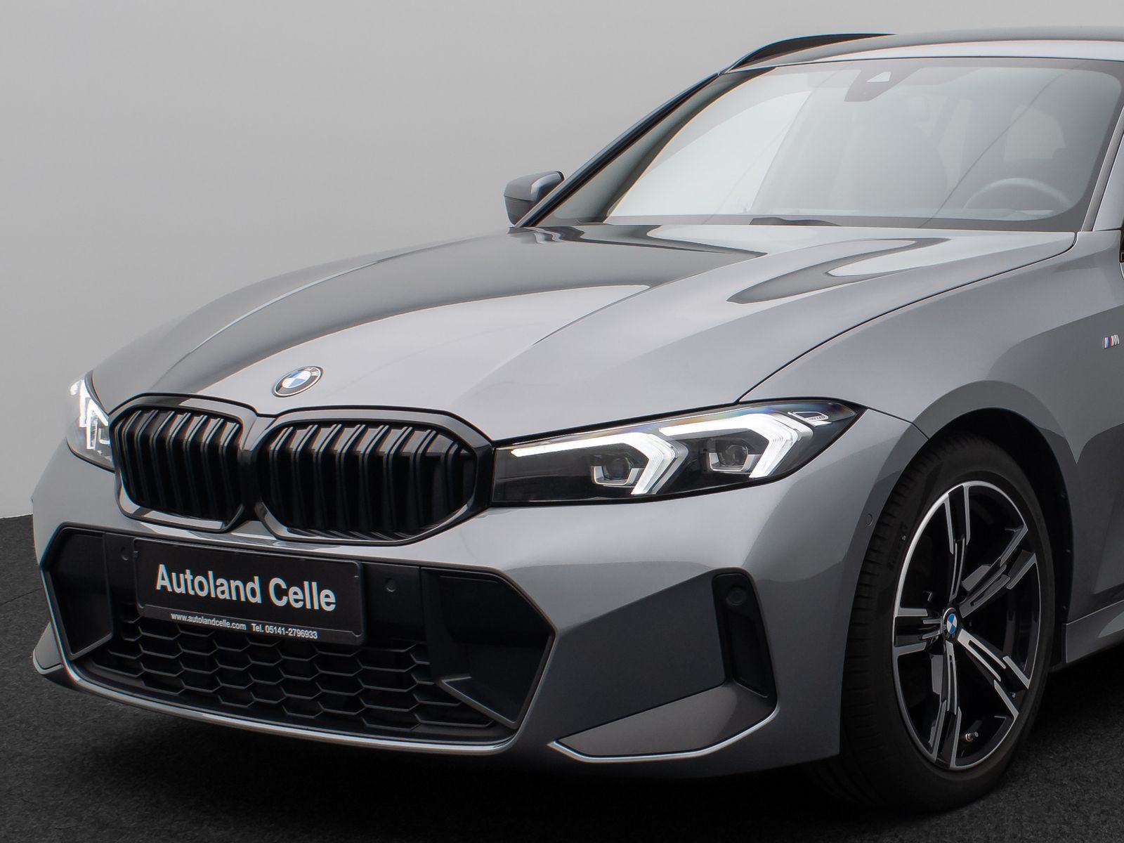 Fahrzeugabbildung BMW 320d M Sport Kamera HUD DAB HiFi DrivAssist 18"