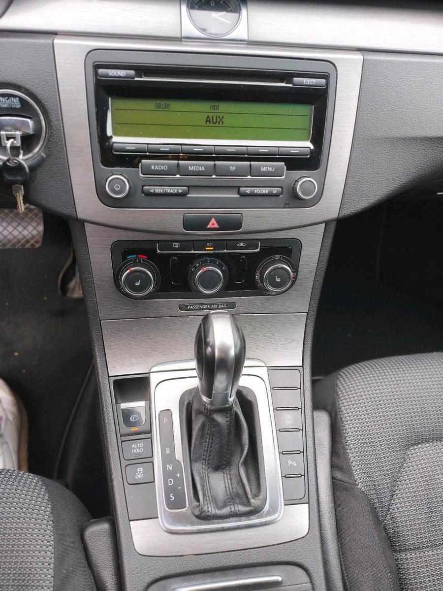 Volkswagen Passat 2011 — photo 10