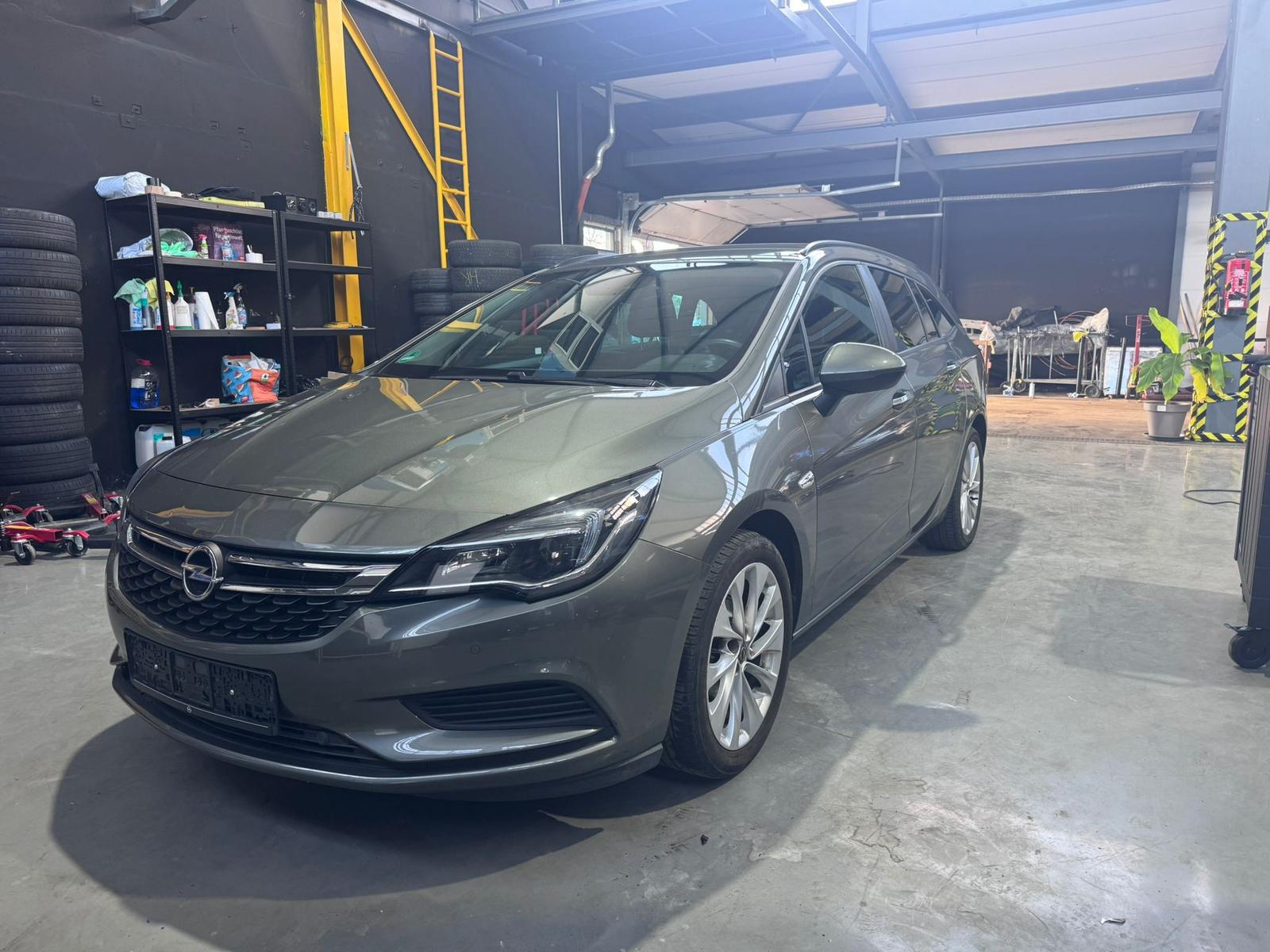 Opel Astra | Klimaanlage | Multifunktionslenkrad