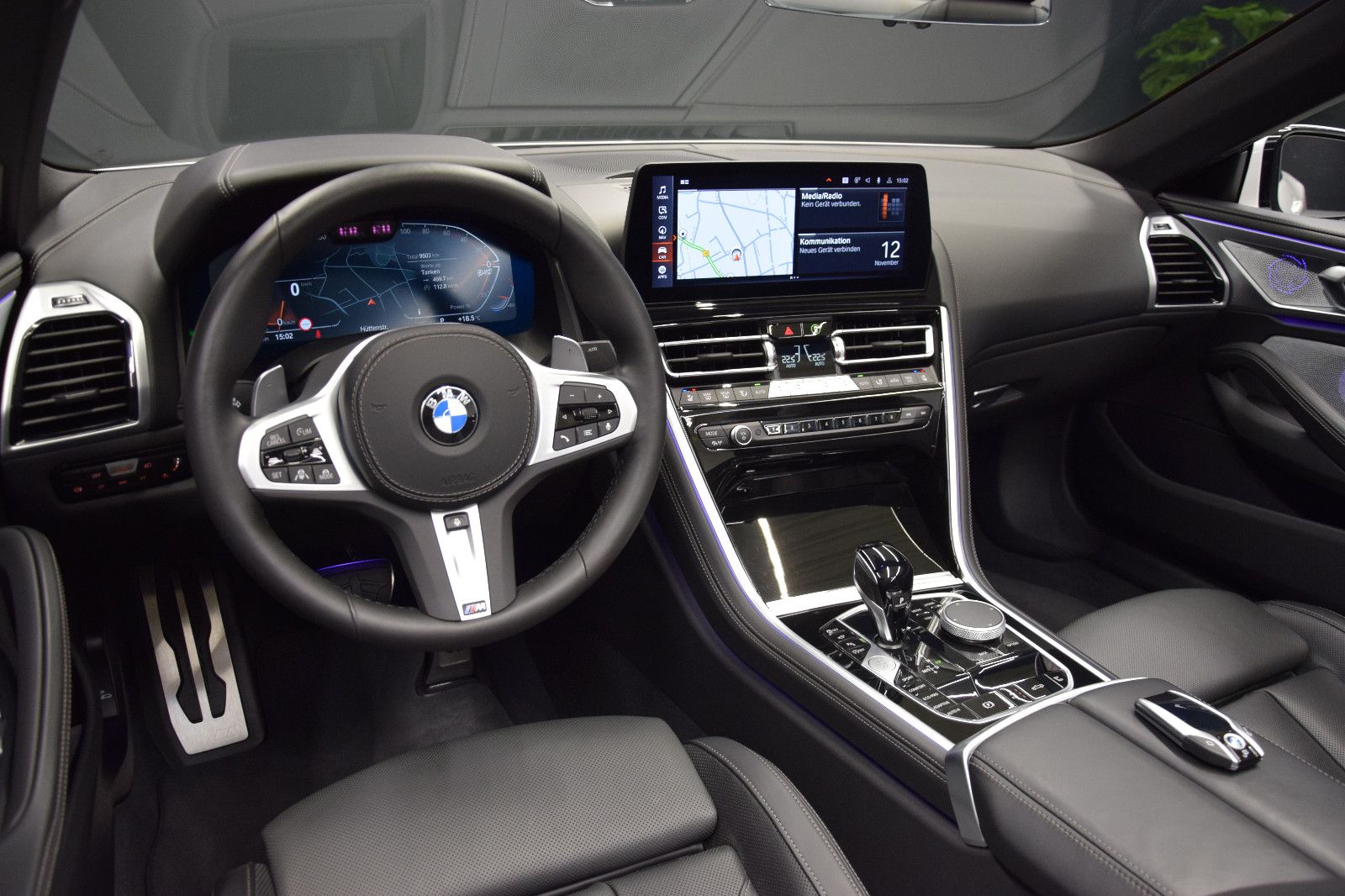 Fahrzeugabbildung BMW 840i M Sport Pro Cabrio HuD Sitzlklima Laser B&W