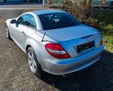 Mercedes-Benz 280 - Mercedes-Benz 280 mit Benzin-Antrieb