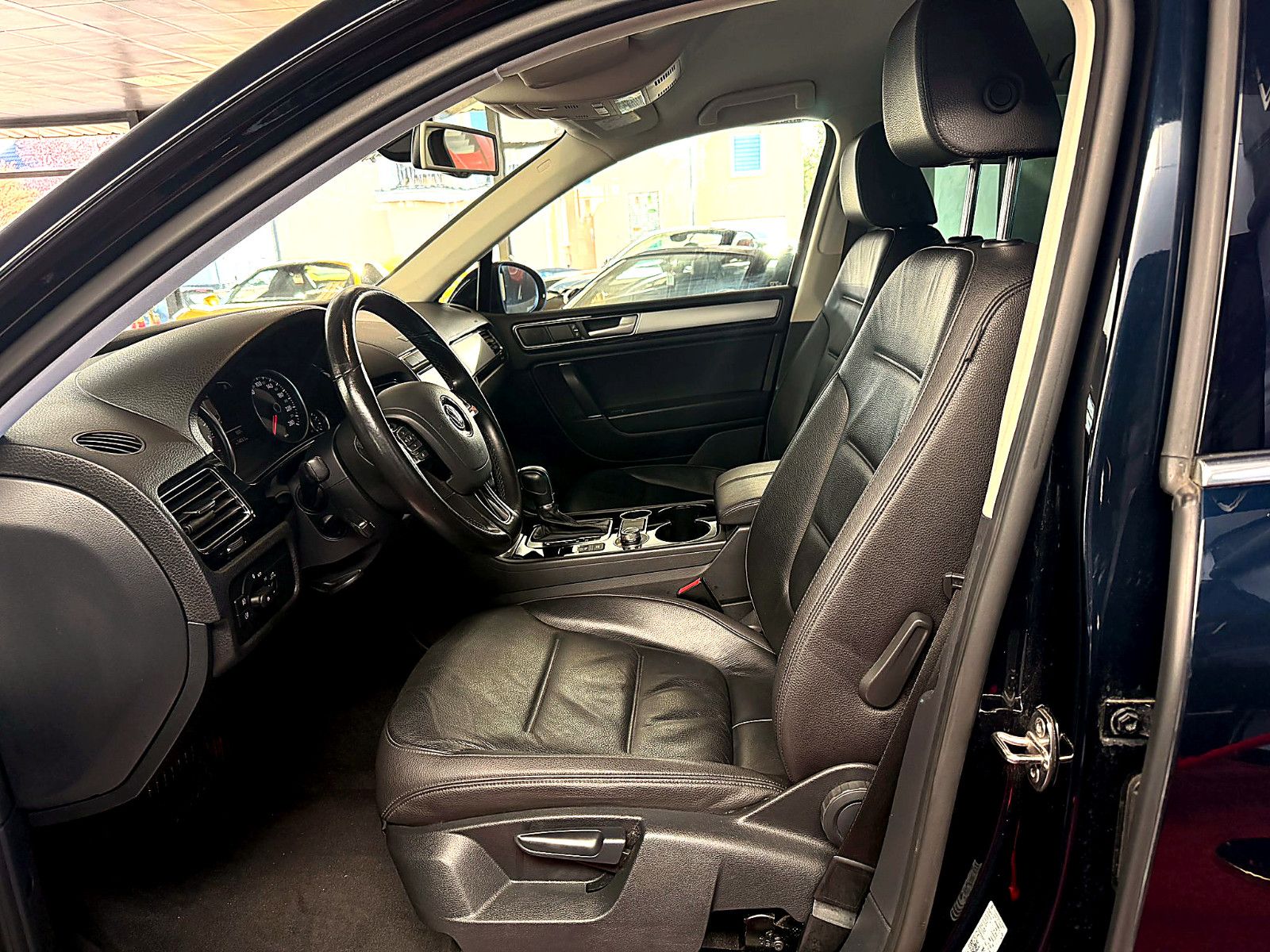 Fahrzeugabbildung Volkswagen Touareg V6 TDI Terrain Tech 4Mot/NAVI/LED/LEDER