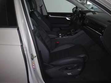 Volkswagen Touareg - 12