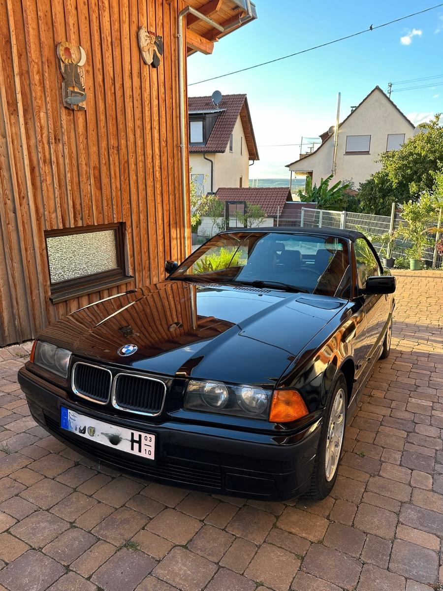 BMW 318i Cabrio H-Kennz. Hardtop Klima Leder M-Techn