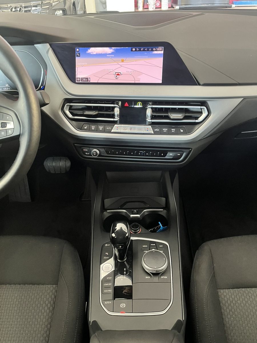 Fahrzeugabbildung BMW 220 Gran Coupé d Advant ACC/LED/KAM/CARPLAY/SHZ