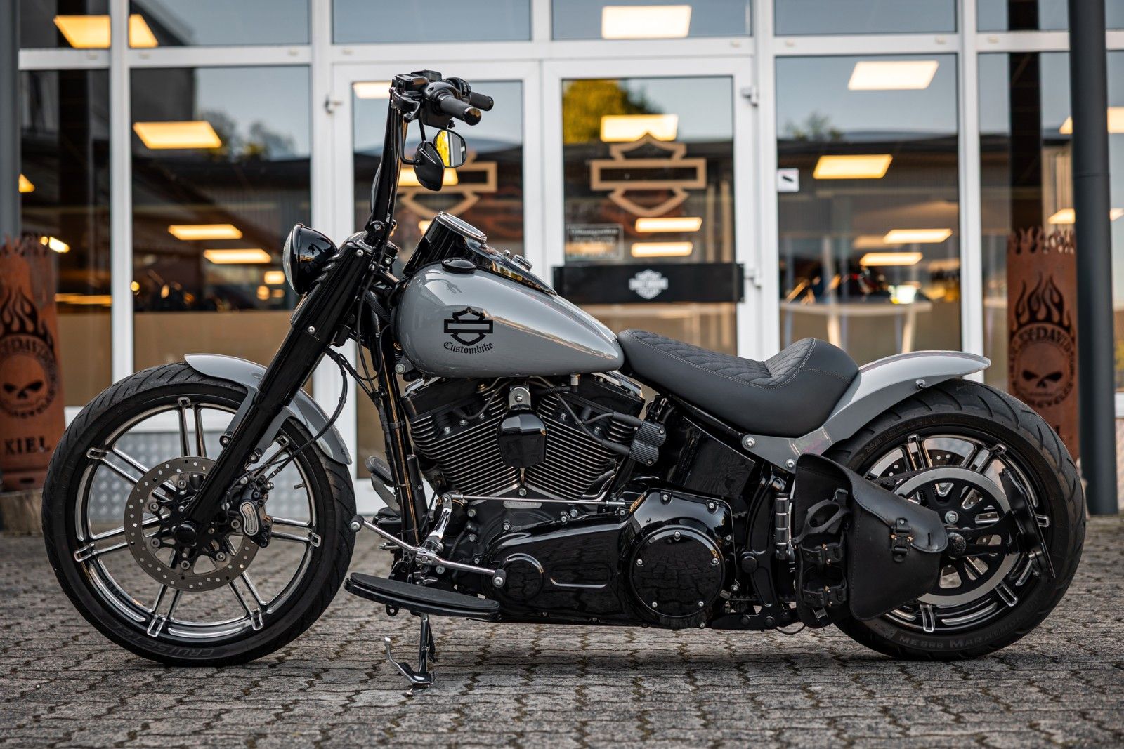 Fahrzeugabbildung Harley-Davidson FLSS SOFTAIL SLIM S 110 cui - Heckumbau -