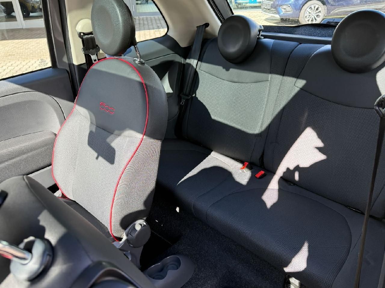 Fahrzeugabbildung Fiat 500 Lounge 1.2