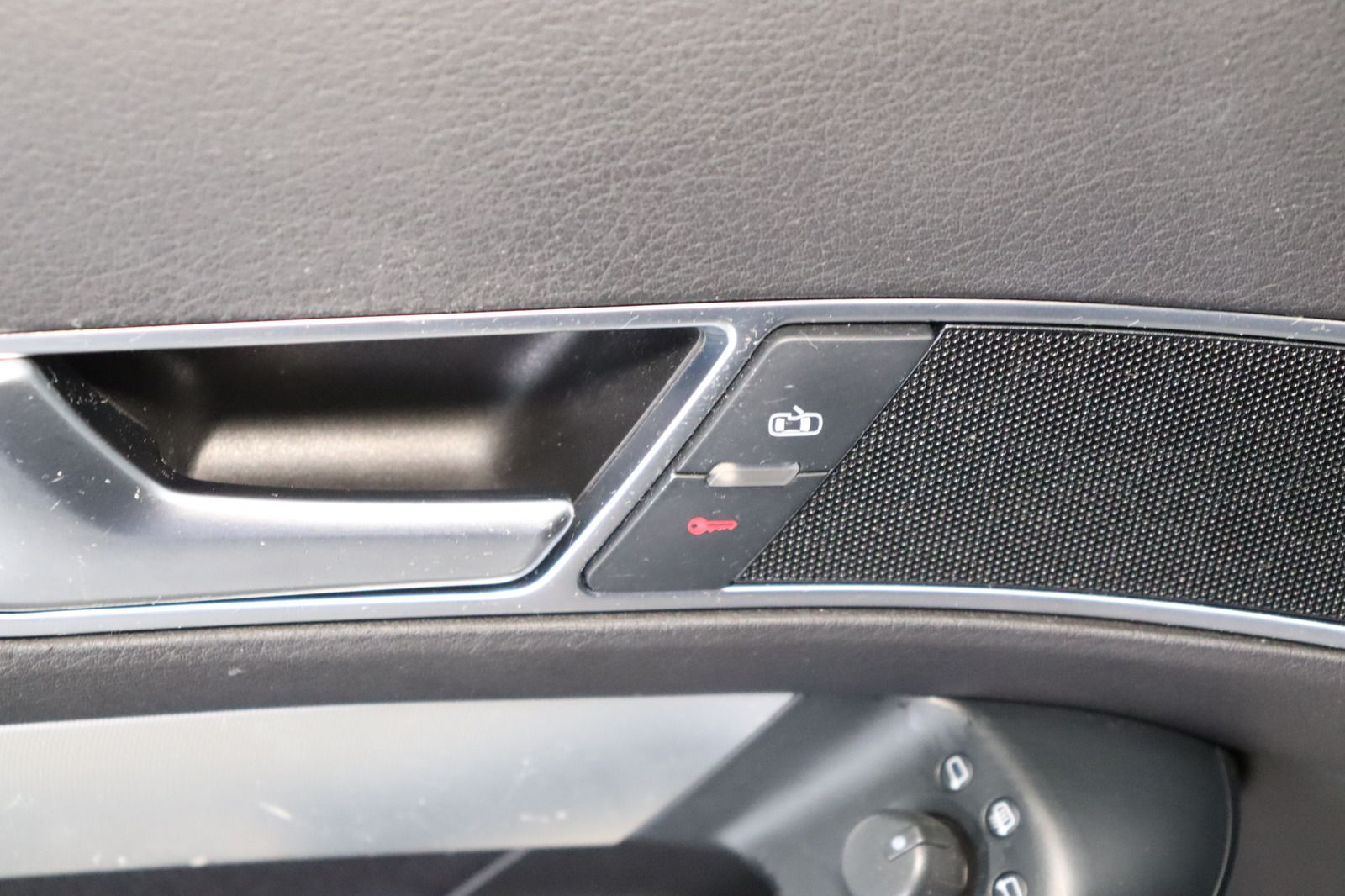 Fahrzeugabbildung Audi A6 2.0 TDI multitronic Avant * Xenon * AHK * PDC