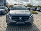 Mercedes-Benz GLA 220 4M Urban/Navi/Distronic/Keyless-Go/Autom - graue Mercedes-Benz GLA 220