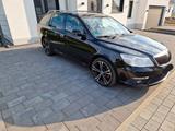Skoda Octavia 2.0 TDI DSG RS Combi RS - Skoda Octavia aus 2012: RS