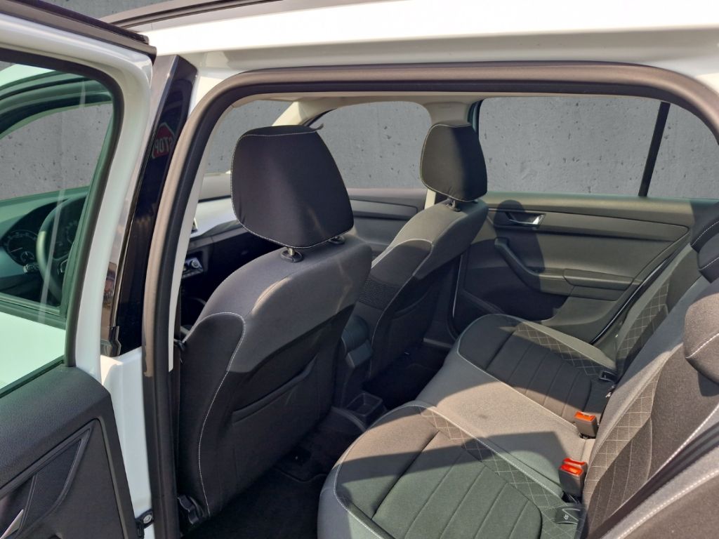 Fahrzeugabbildung SKODA Fabia Combi 1.0 TSI Ambition Pano Navi Klimaauto