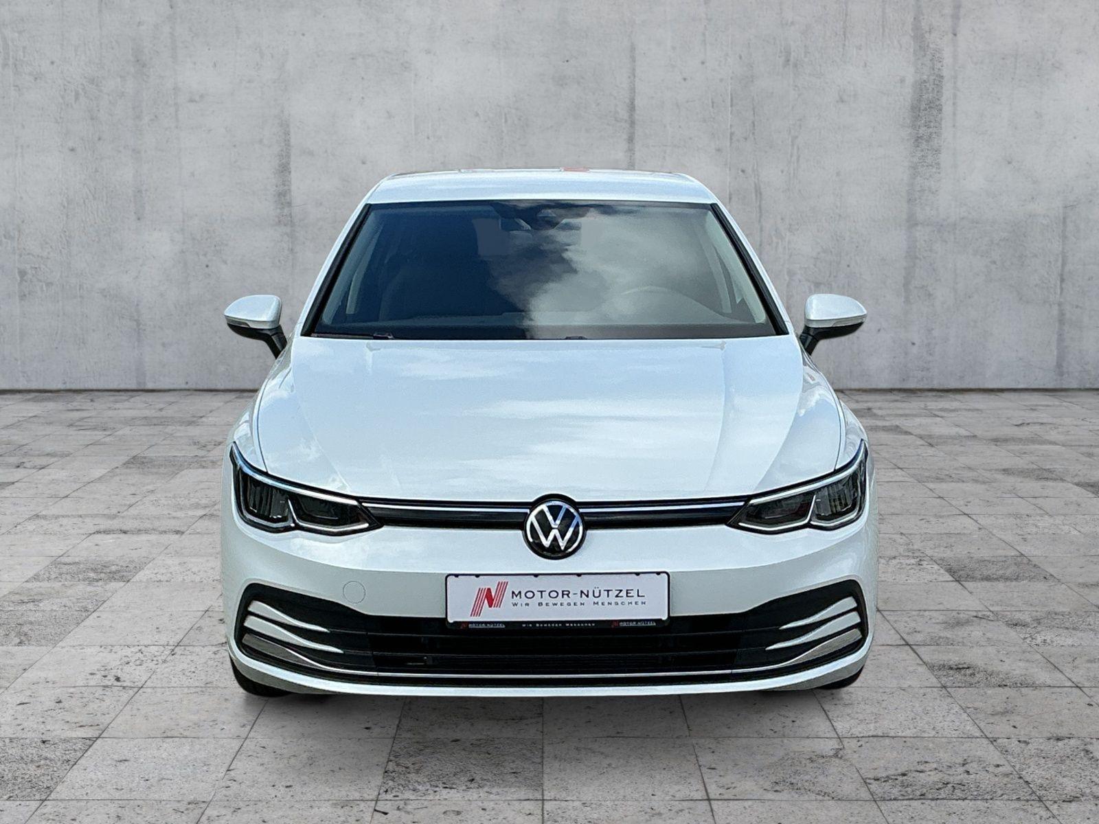 Volkswagen Golf VIII 1.0TSI ACTIVE LED+NAV+ACC+2xPDC+AHK+VC