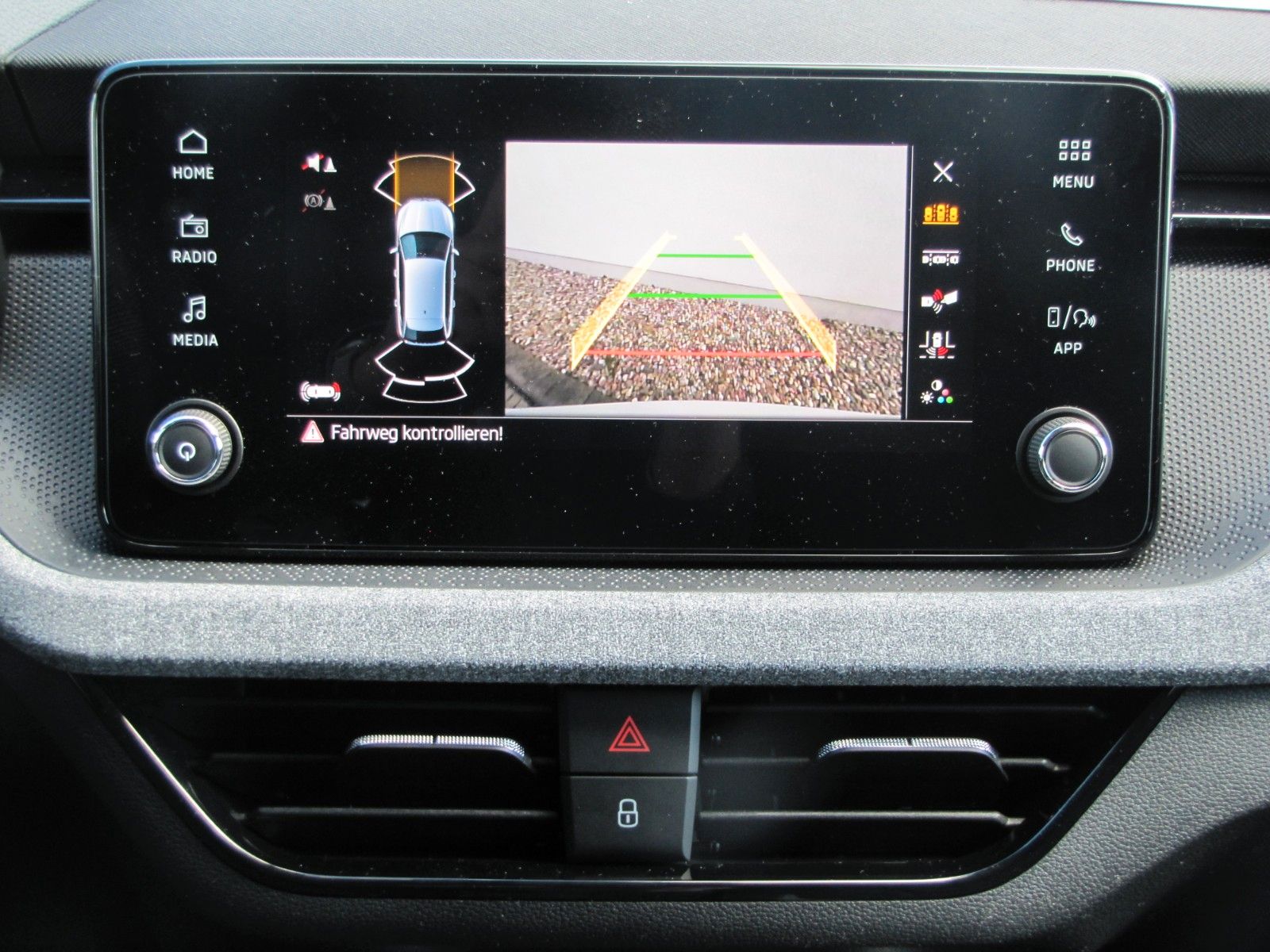 Fahrzeugabbildung SKODA Scala Tour 1.5l TSI 150PS