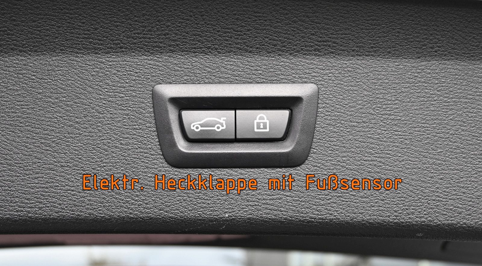 Fahrzeugabbildung BMW X1 xDr. 20d Sport Line °ACC°AHK°HEAD-UP°KAMERA°