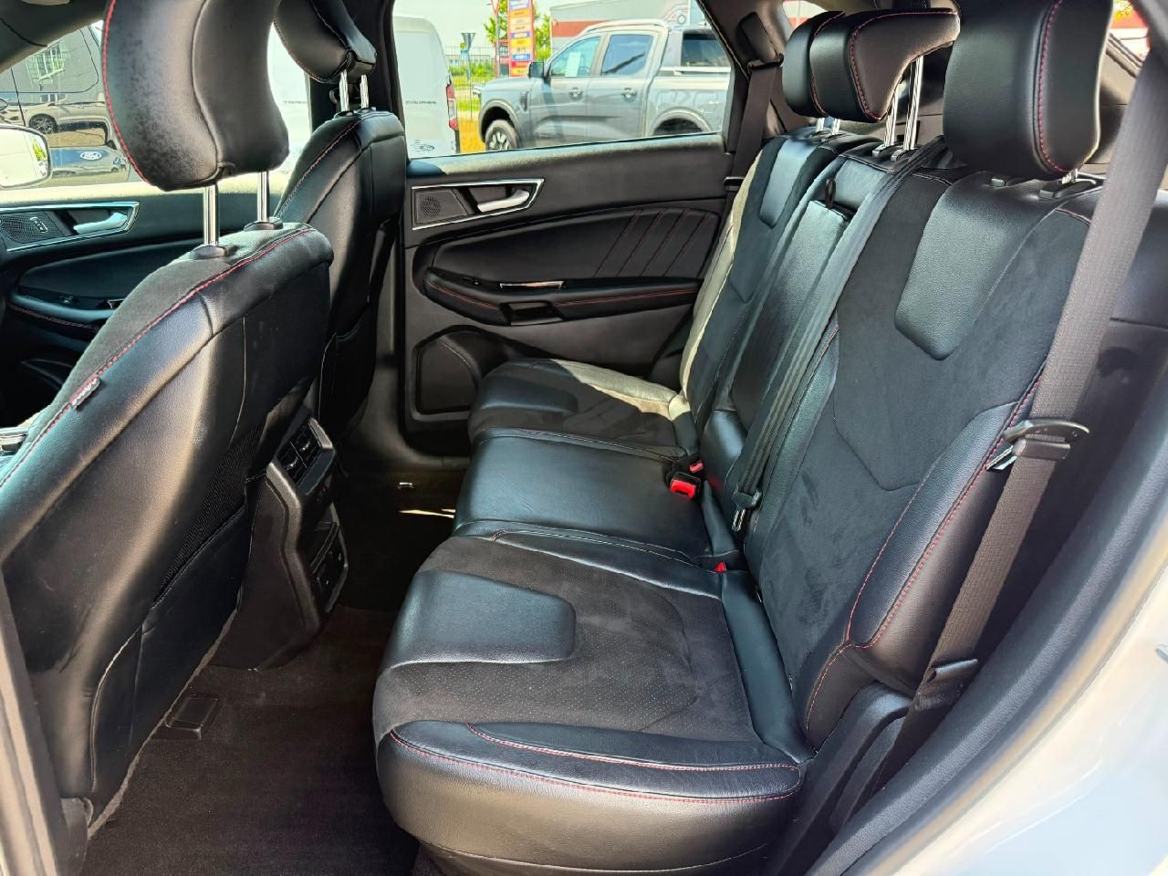 Fahrzeugabbildung Ford Edge ST-Line 4x4 Pano, AHK, Vollausst., Matrix