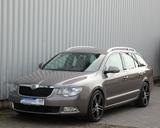 Skoda Superb Combi Elegance-Leder-Navi-Xenon-Top Optik - Skoda Superb: Combi Elegance