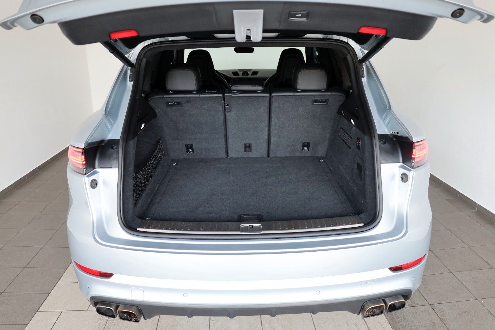 Fahrzeugabbildung Porsche Cayenne Turbo,Matrix-LED,360Kamera,Pano,AHK+WR