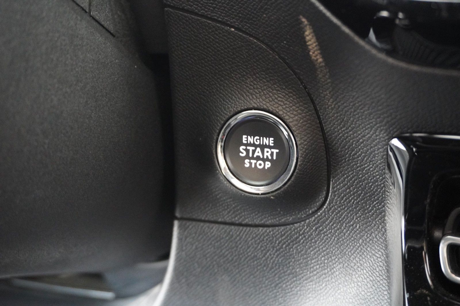 Fahrzeugabbildung Opel Mokka-e ULTIMATE 3-PHASIG NAVI/LED/KAMERA/DAB+