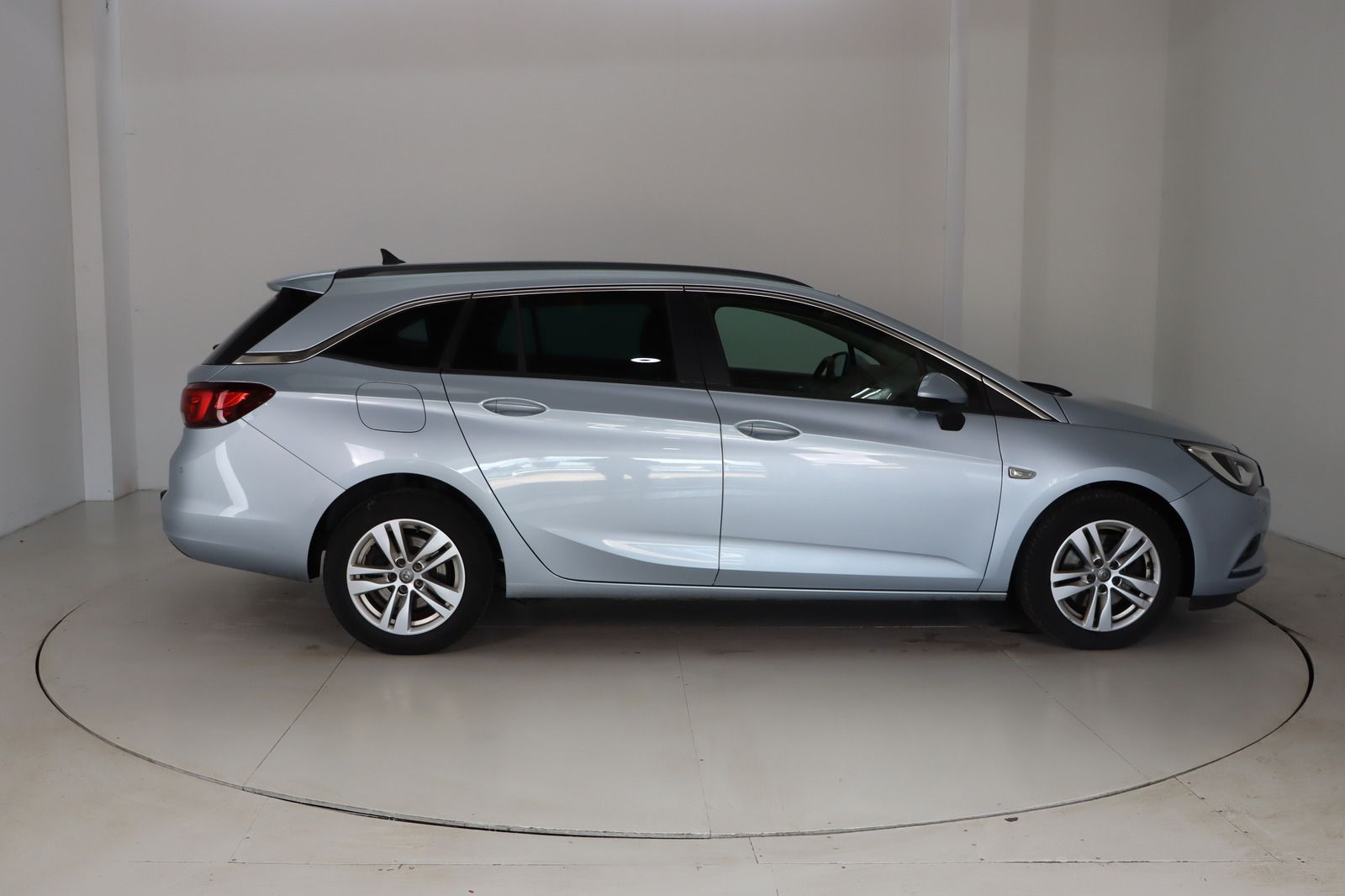 Fahrzeugabbildung Opel Astra K Sports Tourer Active