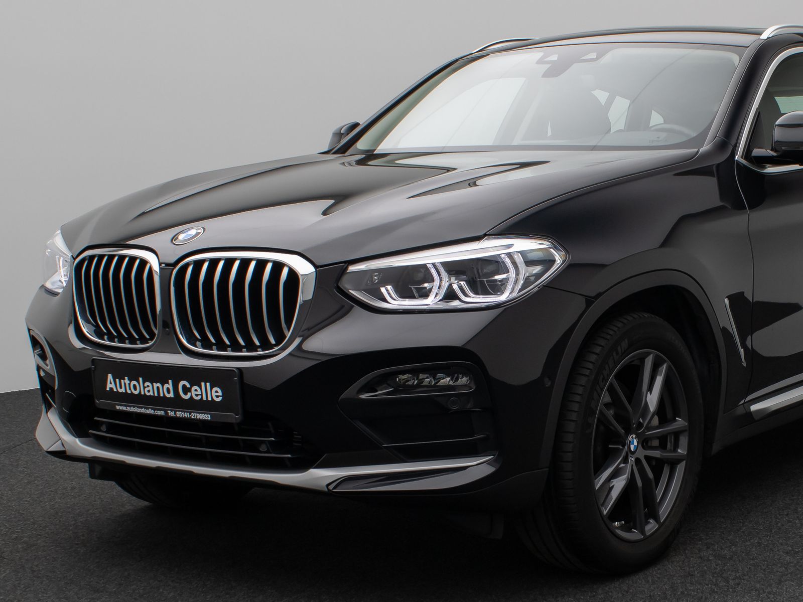 Fahrzeugabbildung BMW X4 xD30i xLine Panorama Kamera HUD DAB HiFi AHK