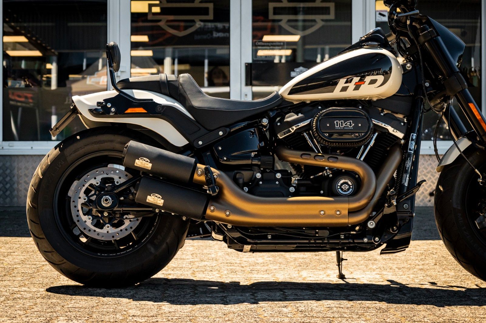 Fahrzeugabbildung Harley-Davidson FXFBS FAT BOB 114 CUI SOFTAIL - JEKILL&HYDE -