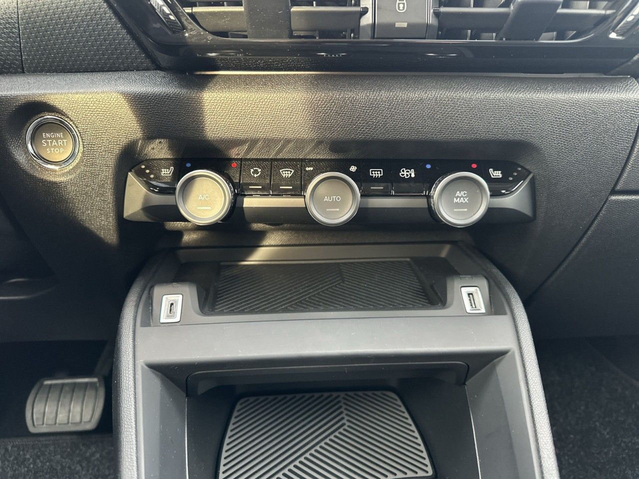 Fahrzeugabbildung Citroën C4 PureTech 130 S&S EAT8 Shine