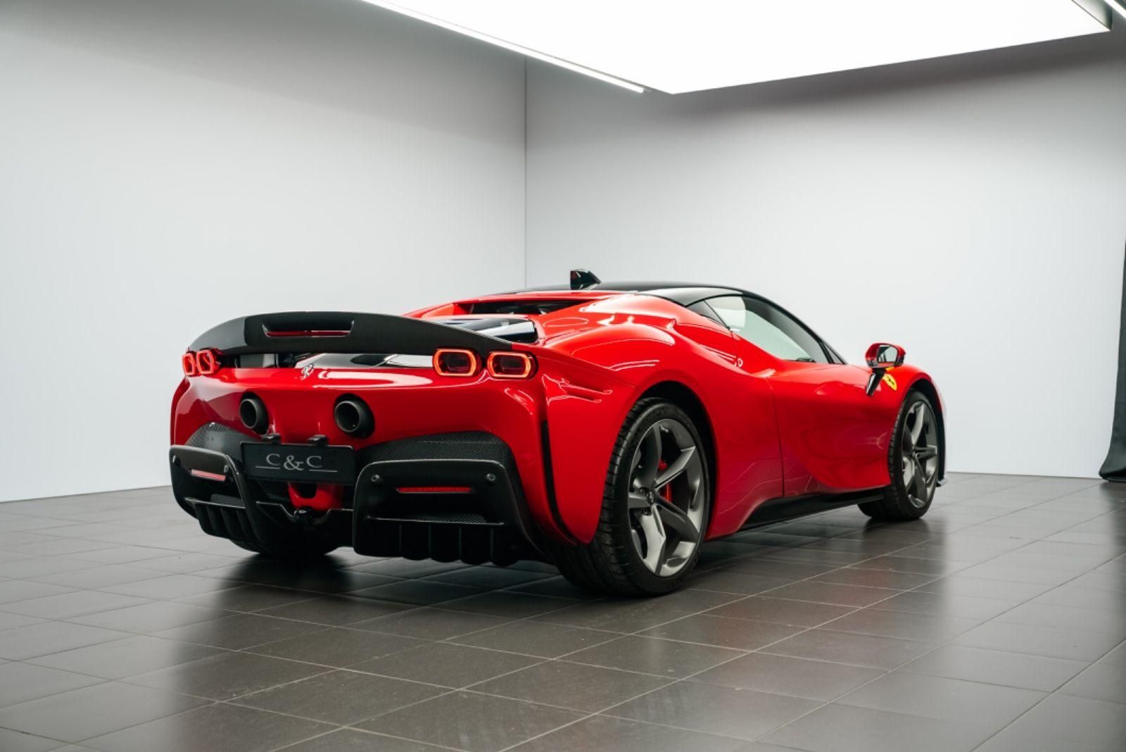 Fahrzeugabbildung Ferrari SF90 Stradale FIORANO/CARBON/CAM