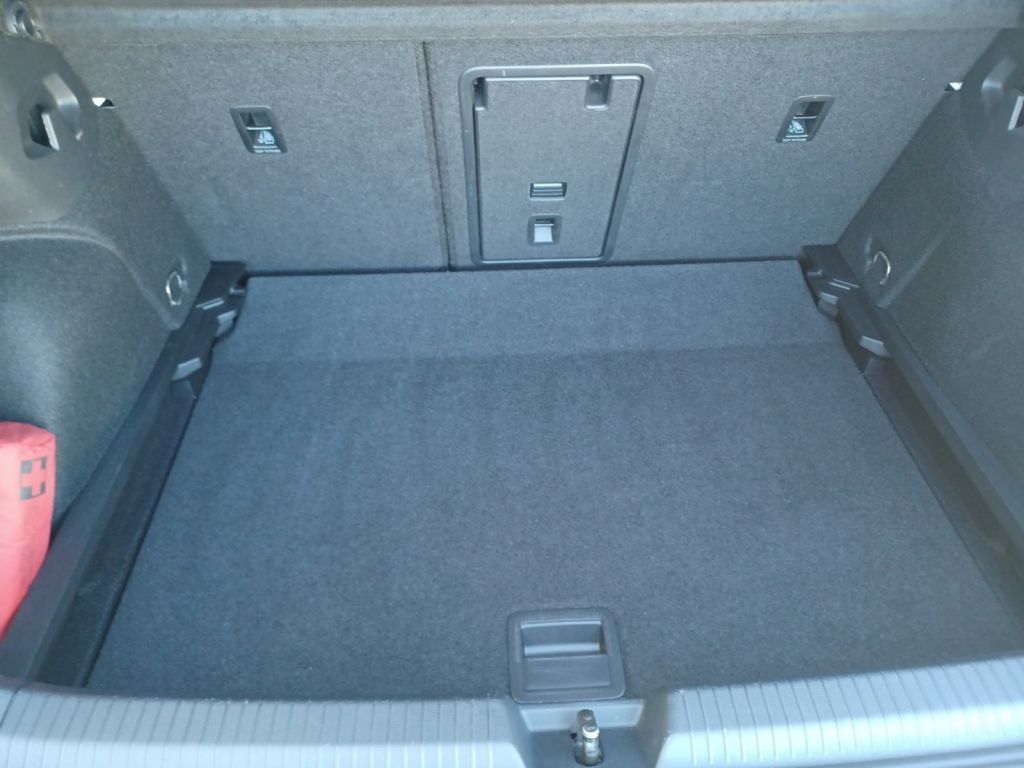 Fahrzeugabbildung Volkswagen Golf 1.5 TSI R-Line Navi, ACC, LED Plus, SWA