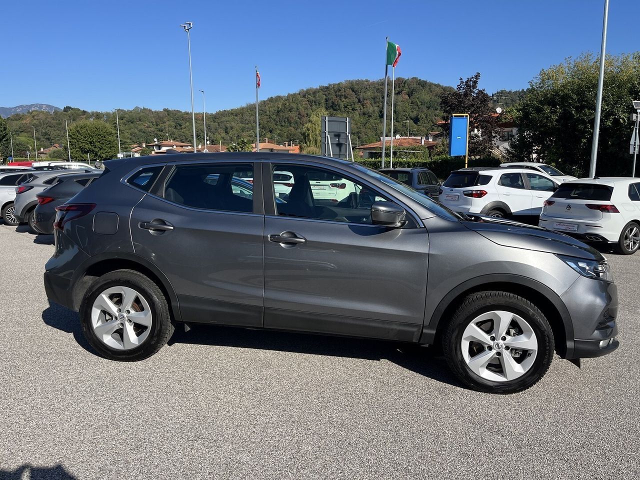 Nissan NISSAN QASHQAI 1300 DiG-T 140 cv Bussiness imagem 2