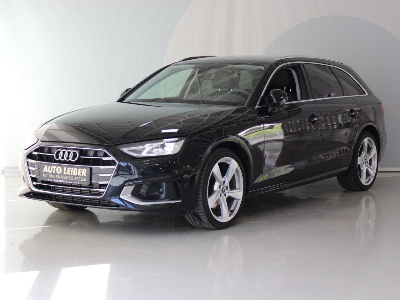 Fahrzeugabbildung Audi A4 Avant 35 TFSI advanced ACC/RFK/Navi/Leder
