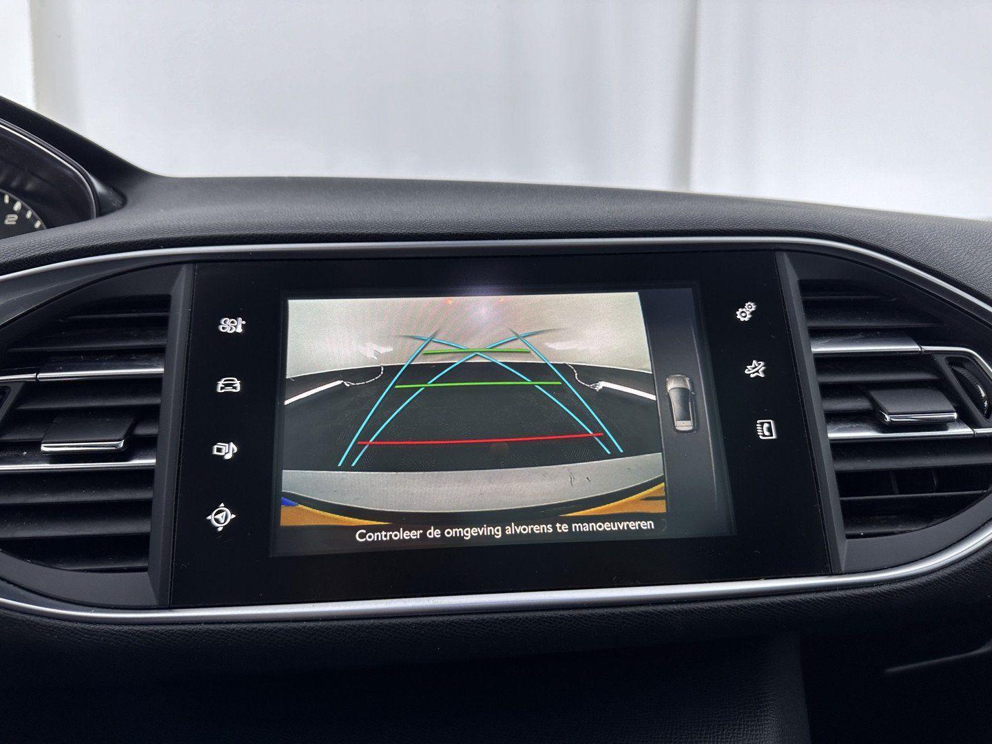 Peugeot 308 2015 — photo 13