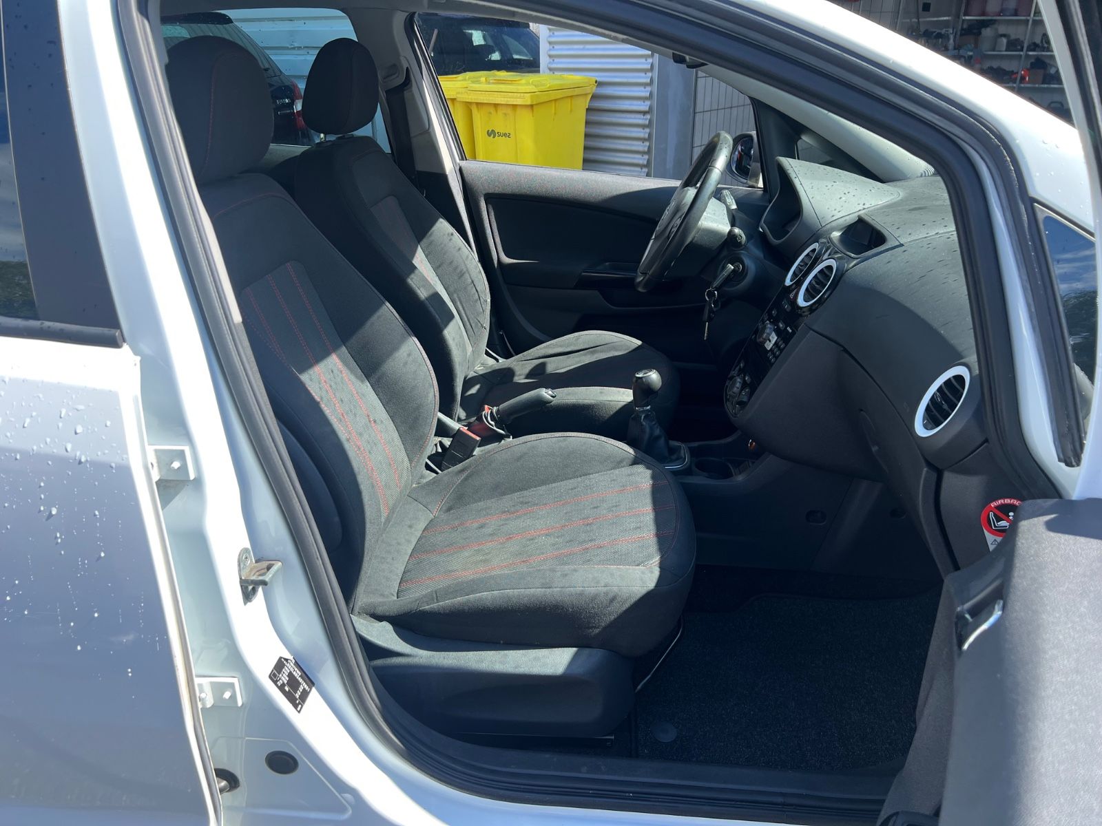 Fahrzeugabbildung Opel Corsa D 1.2 Color Edition
