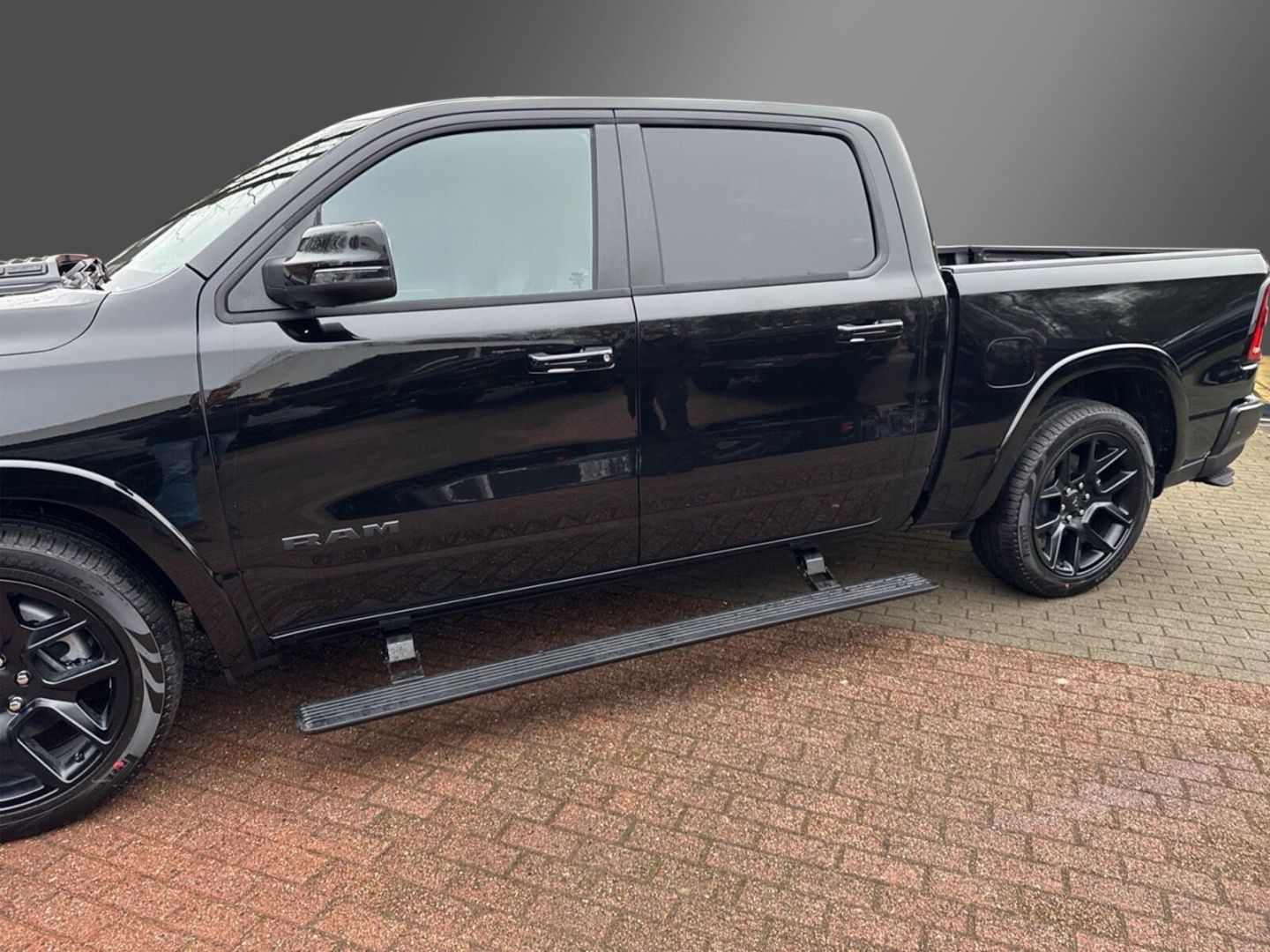 Fahrzeugabbildung Dodge RAM Laramie Night Premium-Hurricane 420 HP TT-MY