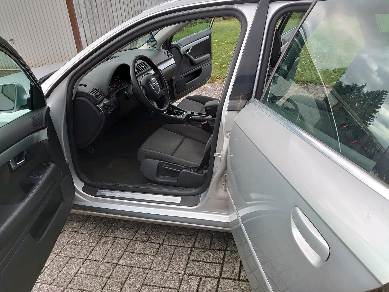 Audi A4 2005 — салон