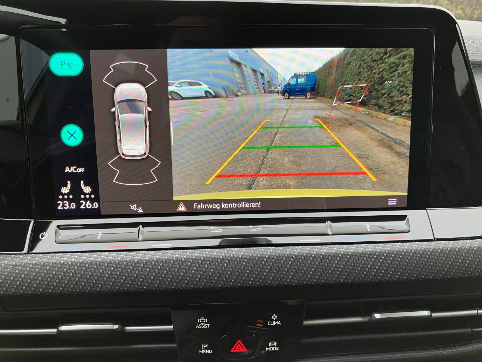 Fahrzeugabbildung Volkswagen Golf VIII 1.5 TSI R-Line DSG LED+ ACC RFK NAVI T