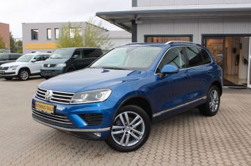 Volkswagen Touareg - 1