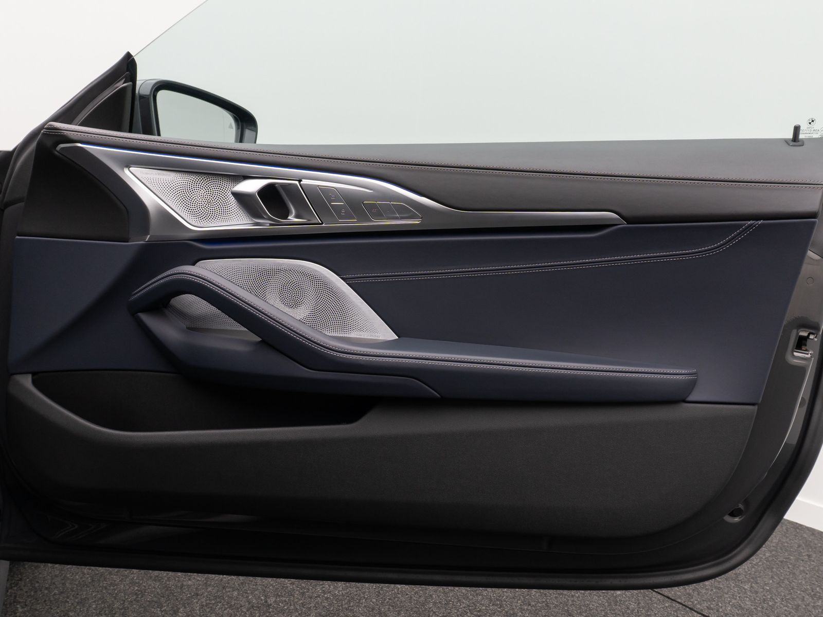 Fahrzeugabbildung BMW 840d xD Coupé B&W 360° SoftCl DisplKey Laser 20"