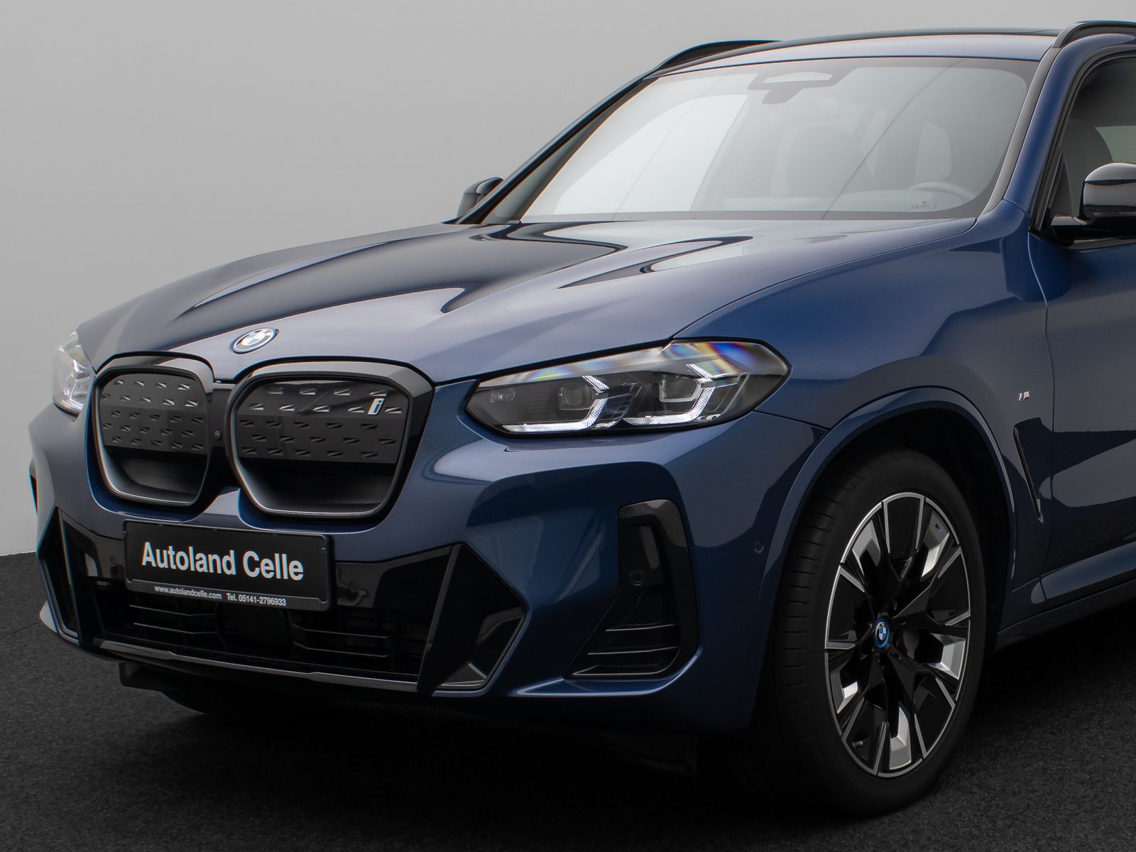 Fahrzeugabbildung BMW iX3 Impressive M Sport Pano 360°HUD DAB H/K 20"