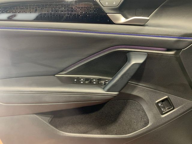 Tiguan 1.5 eTSI DSG R LINE IQ.LIGHT+AHK+PANO+HUD