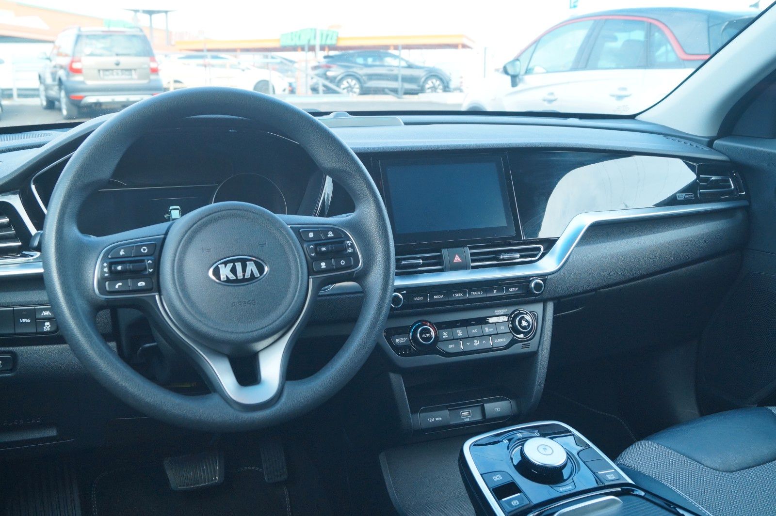 Fahrzeugabbildung Kia Niro 64kwH/150kw/SOH 97%/Wä.Pumpe