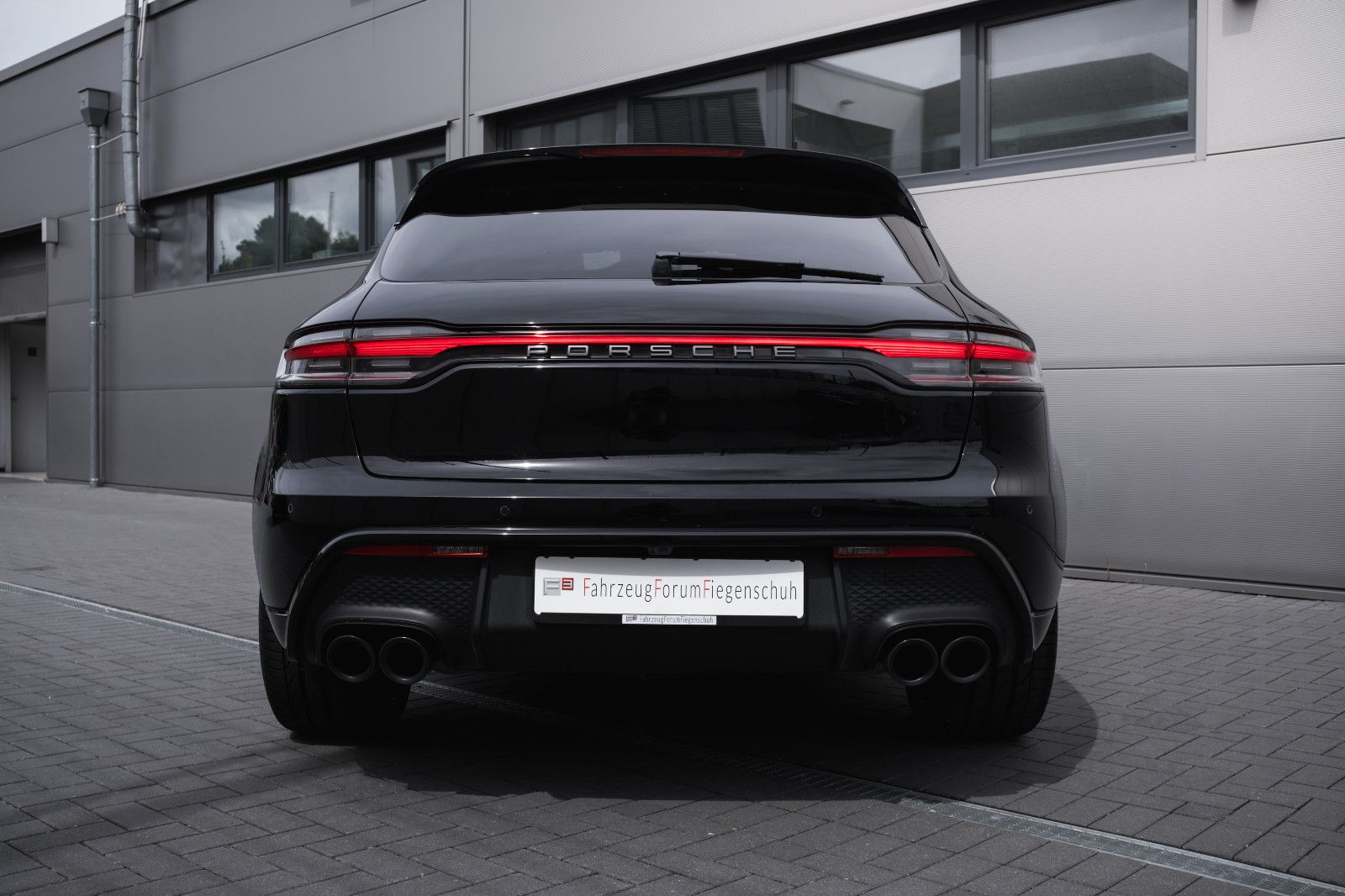 Fahrzeugabbildung Porsche Macan T-21 Zoll - el. Sitz m. Memory-Pano-360Kam